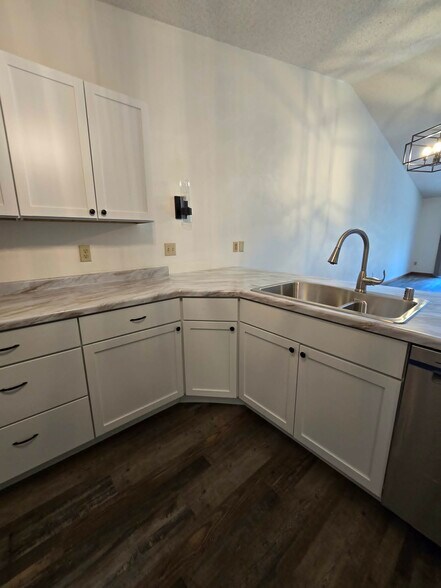 Building Photo - 3411 N Marcos Ln