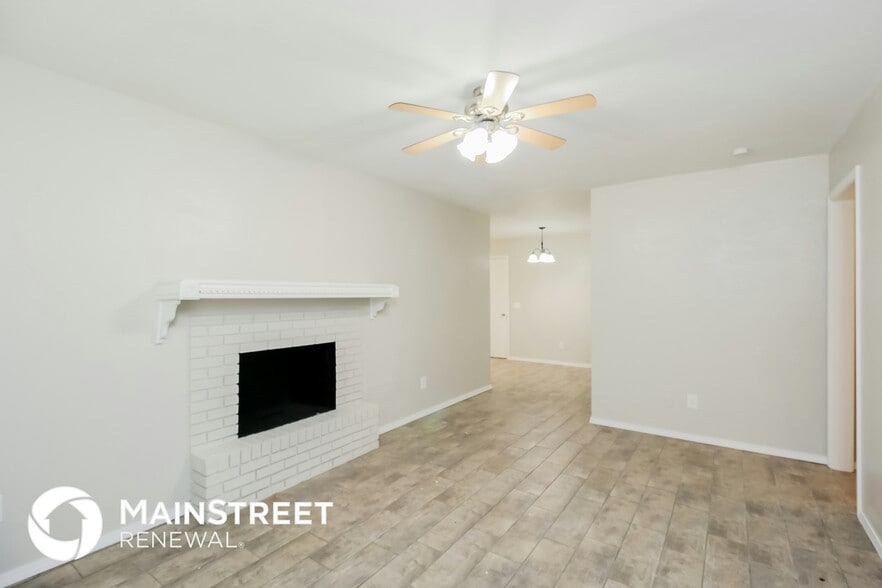 Building Photo - 1153 Elmhurst St