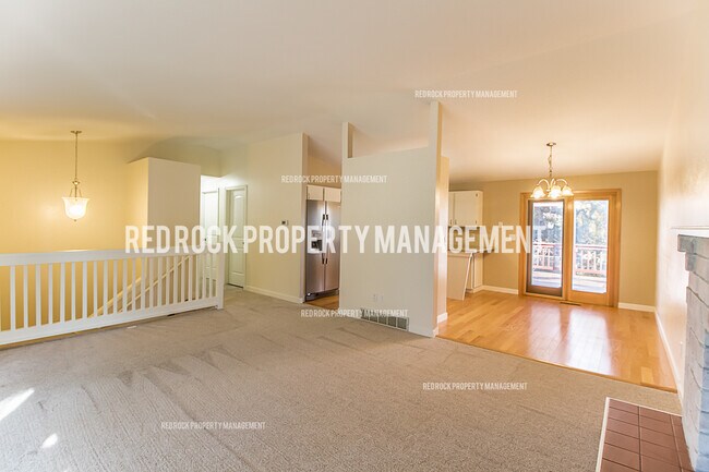 Building Photo - 13817 E 5th Ct