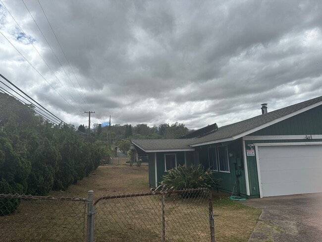 Building Photo - Cozy upcountry home