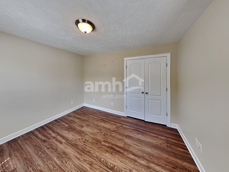 Building Photo - 6947 Calderwood Dr