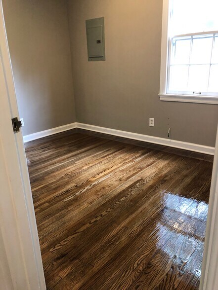 Primary Photo - 2503 Emil Ave