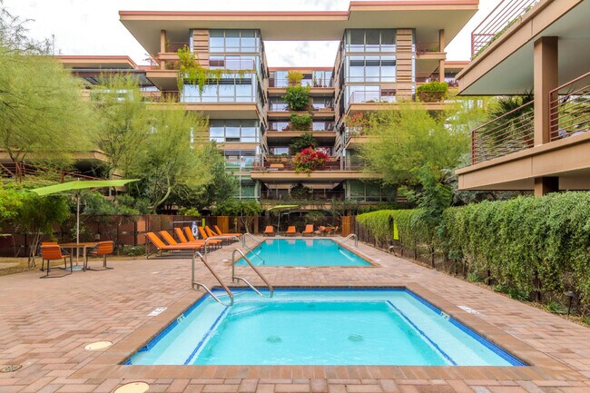 Building Photo - 7131 E Rancho Vista Dr