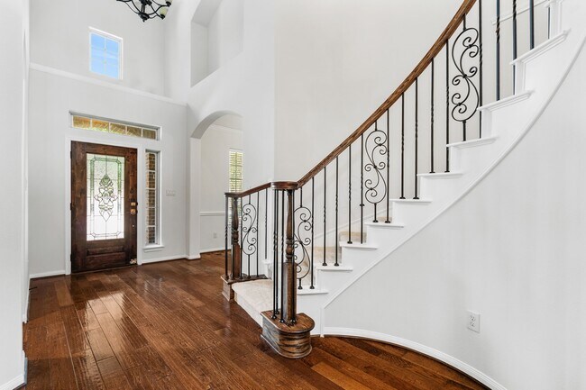 Building Photo - 8102 Little Scarlet St