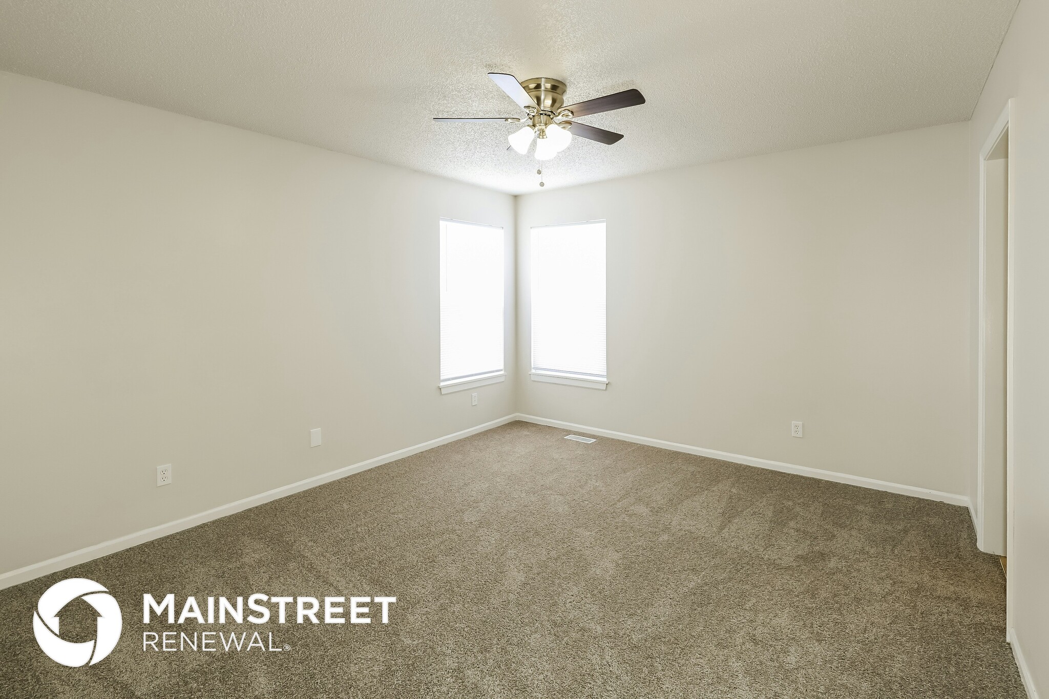 Building Photo - 13704 Bennington Ave