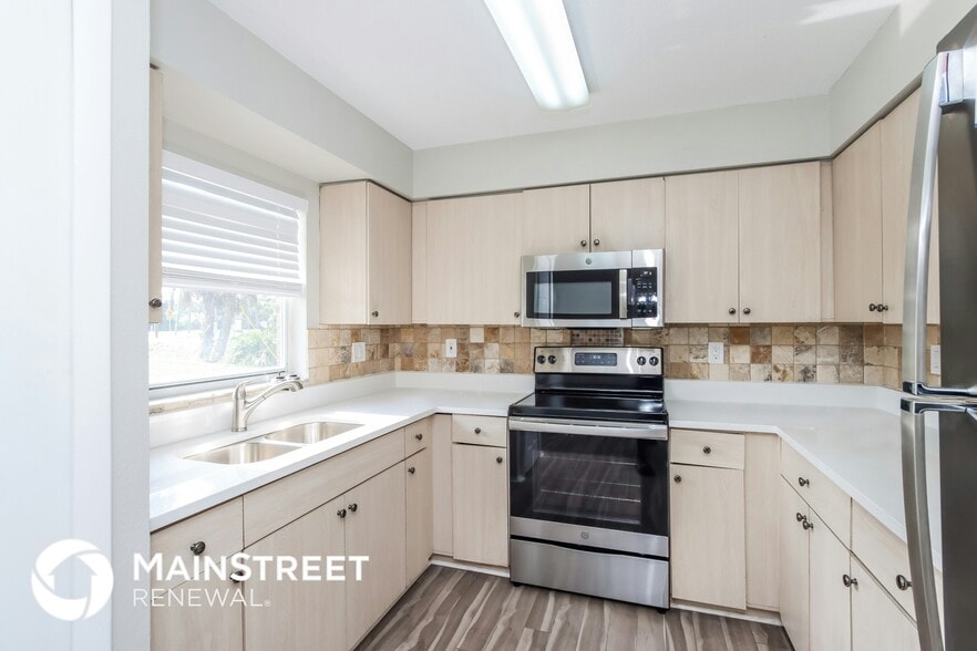 Building Photo - 944 S Kentucky Ave