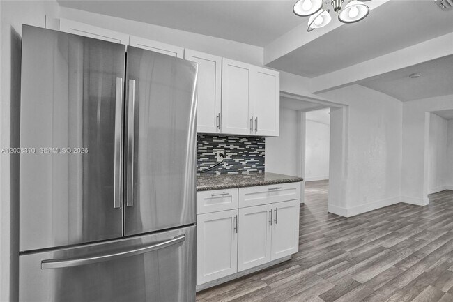 Building Photo - 2100 Service Rd