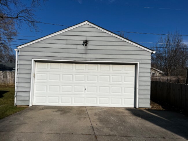 Building Photo - 2580 Woodstock Rd