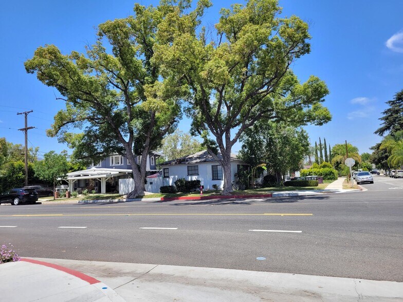 Highland & Patterson corer lot - 900 Patterson Ave