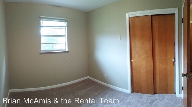 Building Photo - 1202 Sun Valley Dr