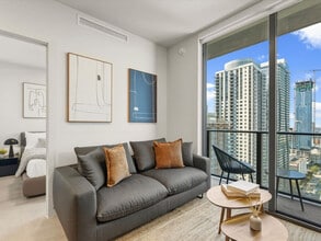 Building Photo - 121 NE 5th St