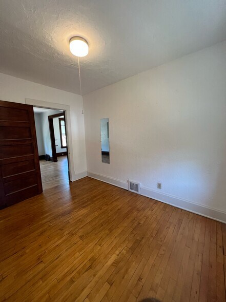 Building Photo - 1815 E 35th St