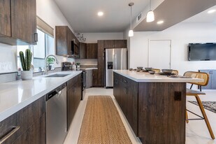 Luxury Kitchen Tucson - La Vida Rental Homes