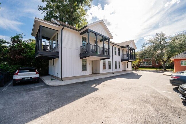 Building Photo - 717 NW 10th St