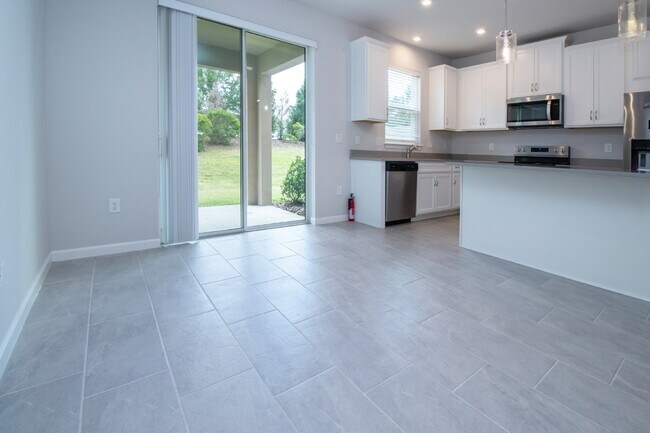Building Photo - Stunning 3 Bed Townhouse for Rent in Lakewood Ranch! Spacious, Modern, and Move-In Ready!