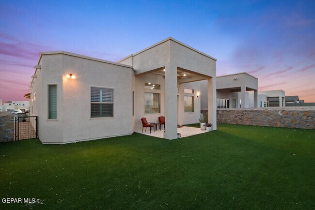 Building Photo - 4556 Marisabel Azcarate St