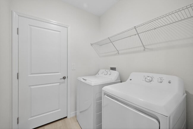 Building Photo - Brand-new 5 Bed now Available!