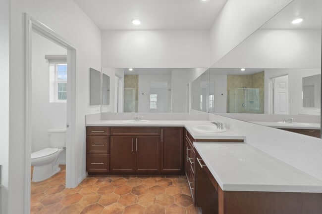 Building Photo - 3511 Pear Ct