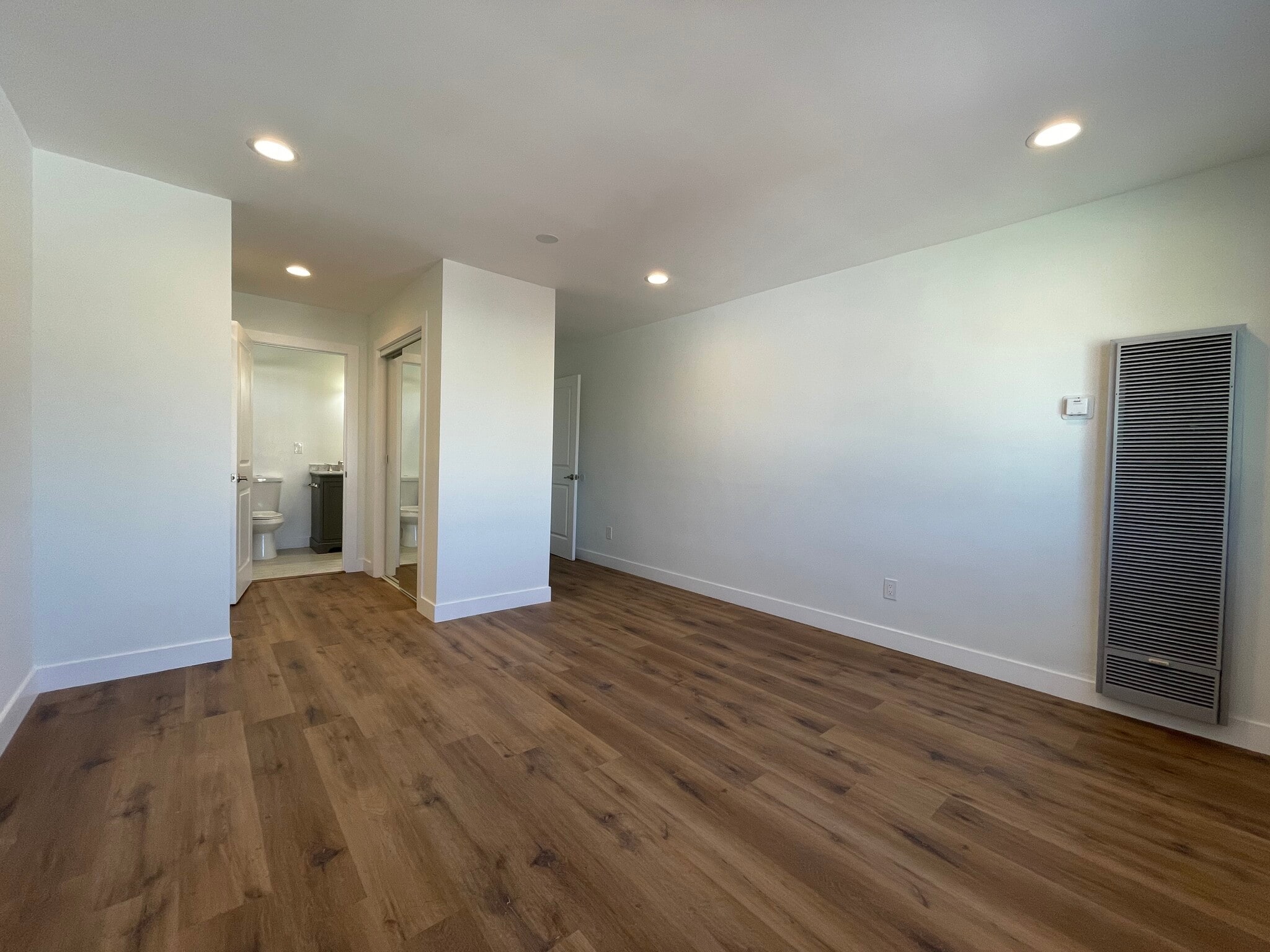 Building Photo - 4237 W 170th St
