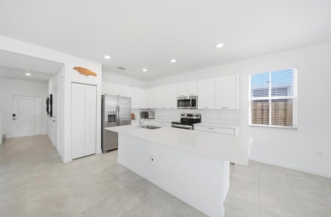 Building Photo - 2324 NW 130th Ter