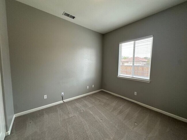 Building Photo - 10615 Summer Glen Dr