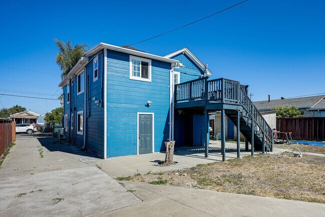 Building Photo - 1218 84th Ave