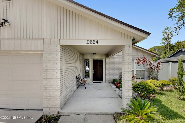 Building Photo - 10654 Casa Grande Dr