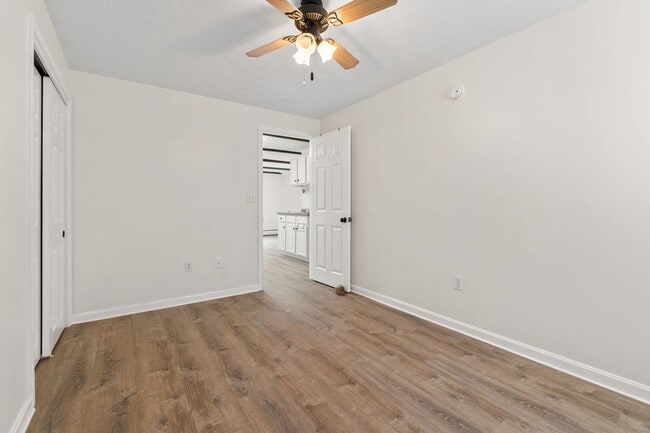 Building Photo - 381 Littlefield Rd