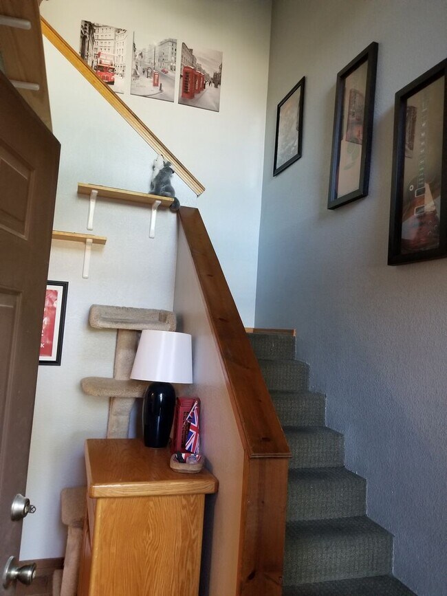 Building Photo - 2 Bed, 2.5 Bath Townhouse near NAU/CCC!! S...