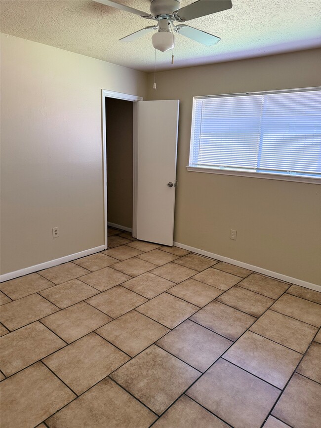 Building Photo - 6610 Addicks Clodine Rd
