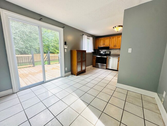 Building Photo - 1416 Hagen Rd