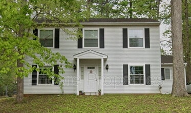 Building Photo - 211 Indigo Dr