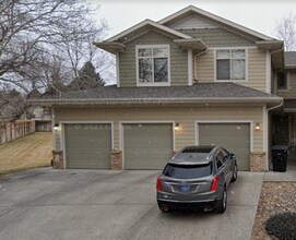 Building Photo - 3 Bed 2.5 Bath Townhome For Rent!