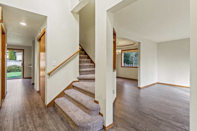 Building Photo - 4521 186th Ave SE