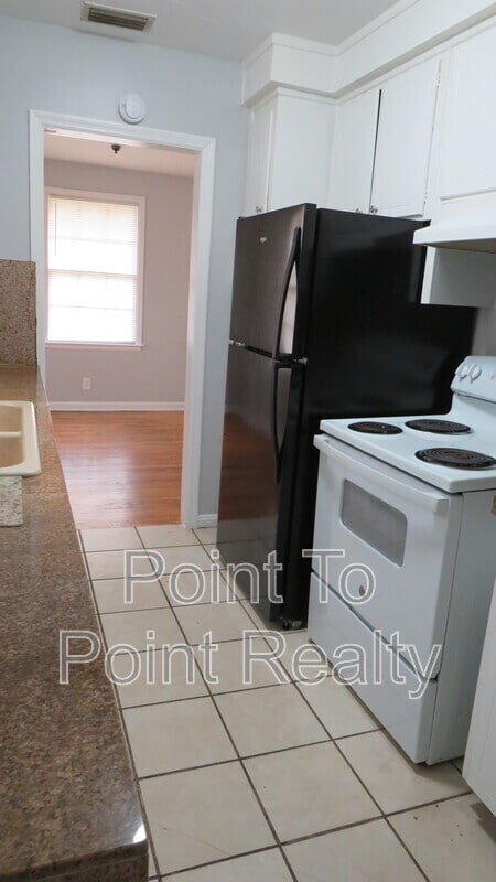 Building Photo - 4811 Sefa Cir N