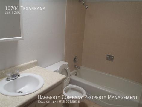 Building Photo - Northeast El Paso 3 Bed Refrig A/C