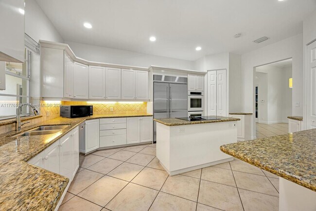 Building Photo - 11149 SW 78th Ave