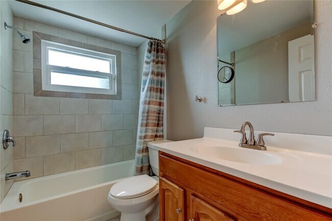 Building Photo - 7244 Amber Dr