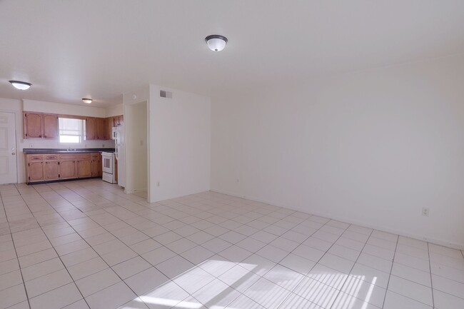 Building Photo - 201 E Baldwin