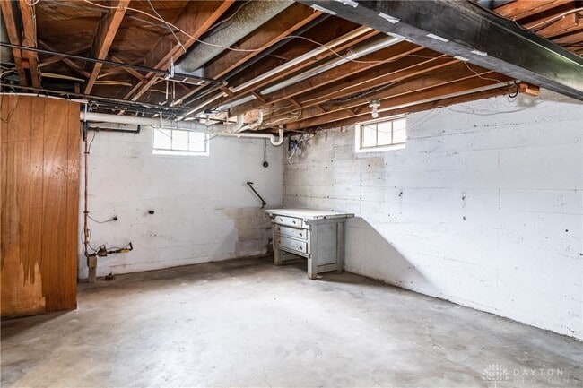 Building Photo - 232 Telford Ave