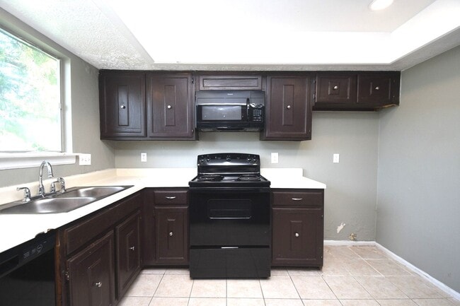 Building Photo - 379 Richvale Ln