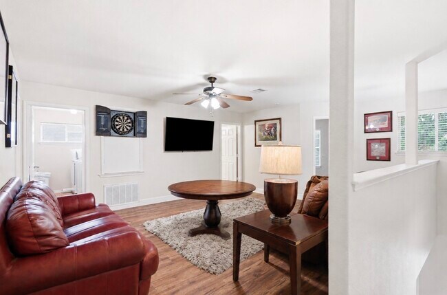 Building Photo - 11521 Autumn Ash Dr