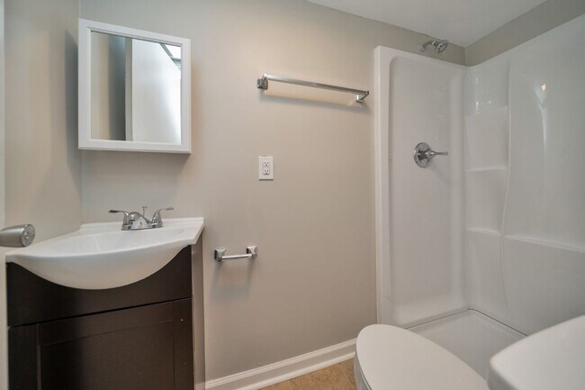 Building Photo - Plenty of Space Inside & Out – 4BR/2BA in ...