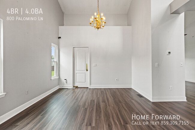 Building Photo - 800 Palomino Ln