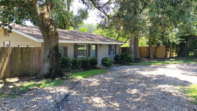 Building Photo - 12 Concordia Blvd