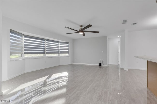 Building Photo - 1653 S Fountainhead Rd