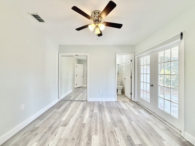 Building Photo - 9401 88th Way N