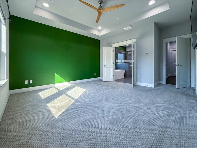 Building Photo - 2013 Schweikhardt St