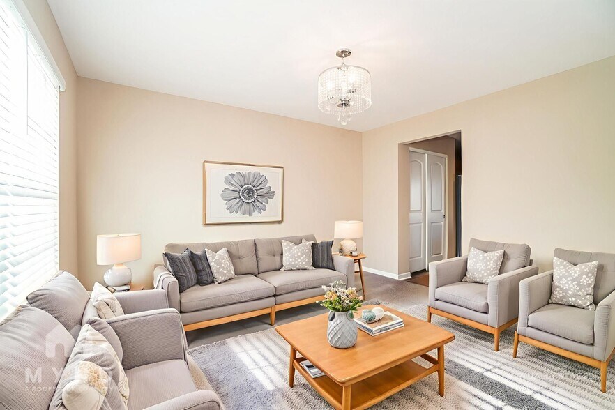 Building Photo - 5630 Branchville Dr