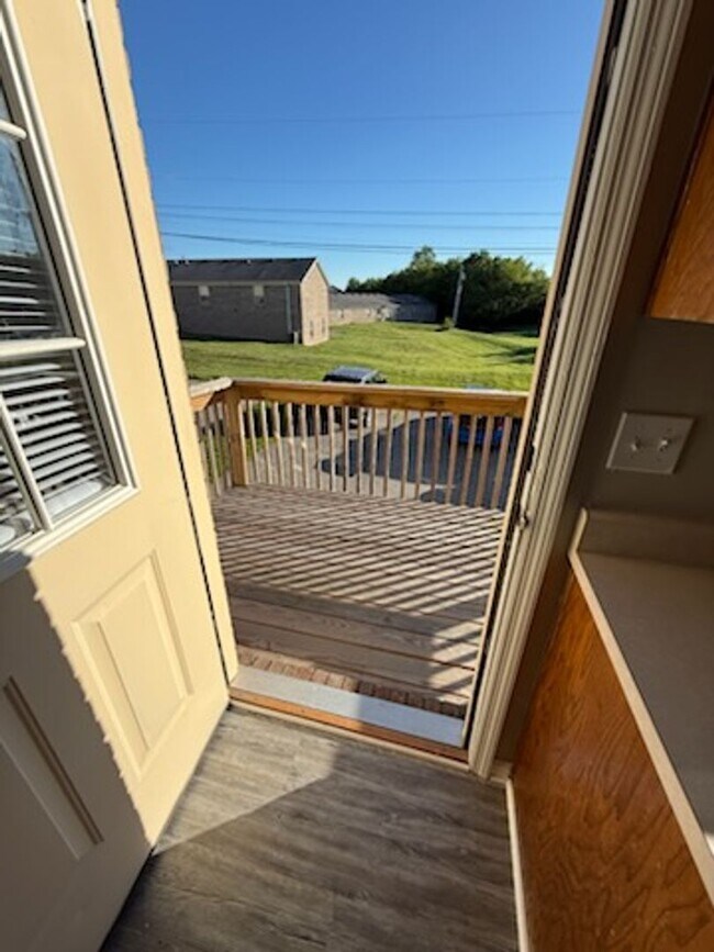 Building Photo - 203 Aqueduct Dr